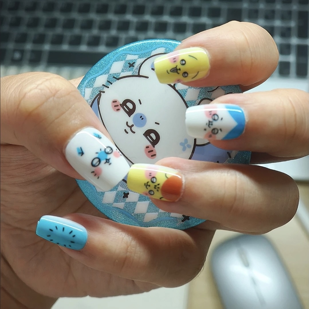 かわいい漫画ラッコのプレスオンネイル、ちいかわくりまんじゅう - Detachable Cosplay Prop のレビューと価格